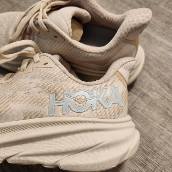 HOKA Clifton 9 Women's Shoe - Picture 6 of 11